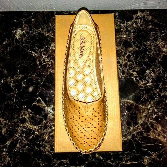 NEW!Cute! Comfortable! Flat Camel Loafers! - Picture 2 of 8